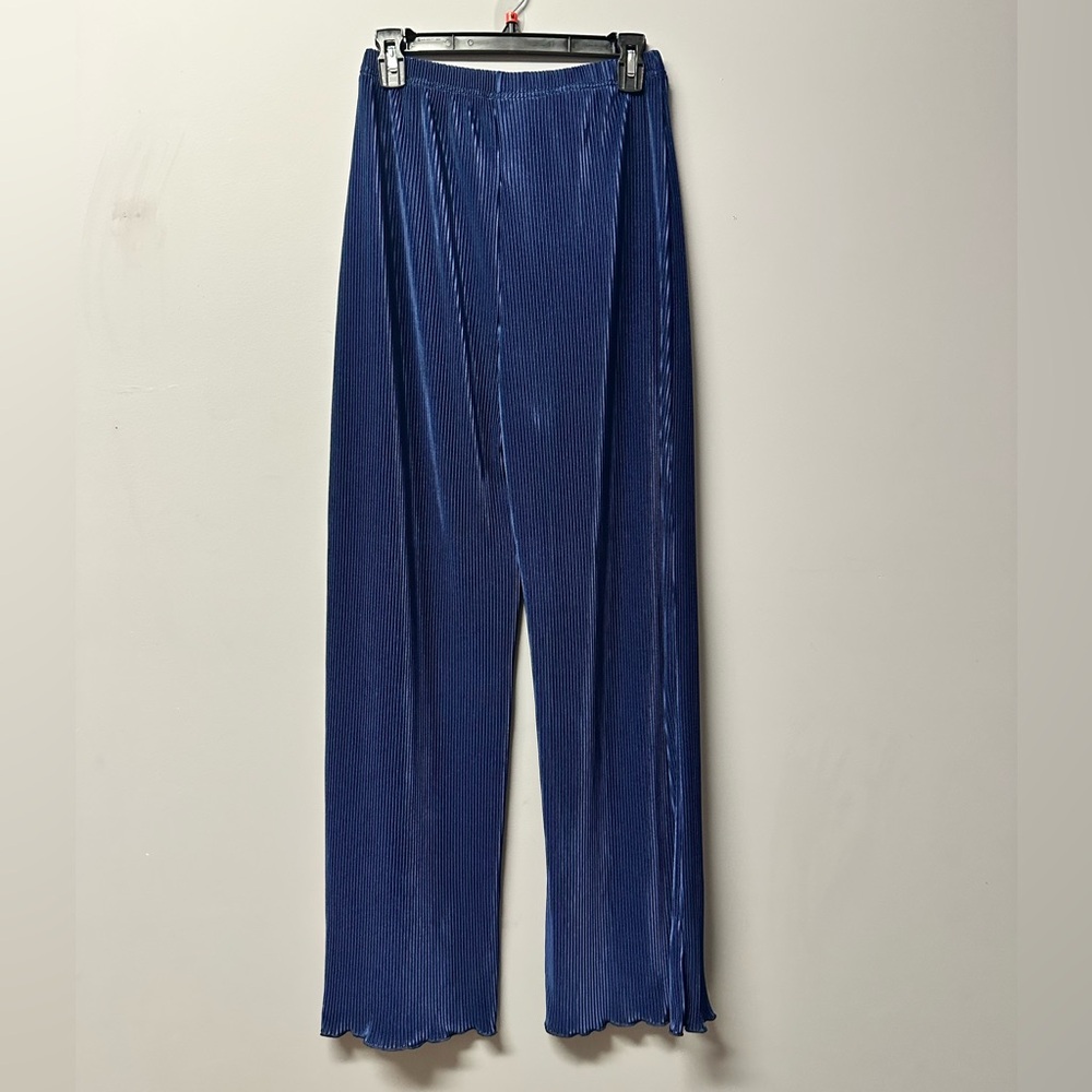 Amazon 2 Piece Matching Set - Picture 3 of 3